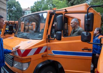 55 авто для комунальних служб отримав Київ від Лейпцига | КИЇВ СЬОГОДНІ