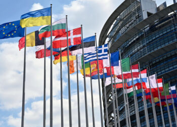 Україна отримає кредит на €35 млрд який буде погашений за рахунок доходів від заморожених активів рф Економіка