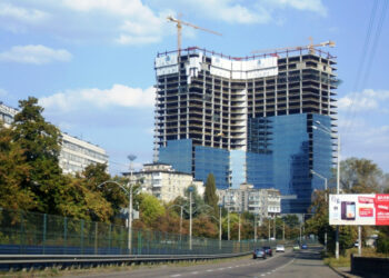 У Києві не вдалося продати найдорожчу недобудову десятиліття – хмарочос Sky Towers Економіка