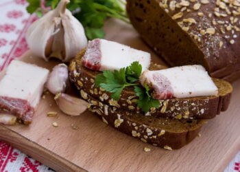 Сало подешевшало за рік на 3,6% – Економіка