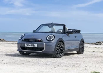 BMW представила нове покоління Mini Cooper із потужними ДВЗ — АВТО