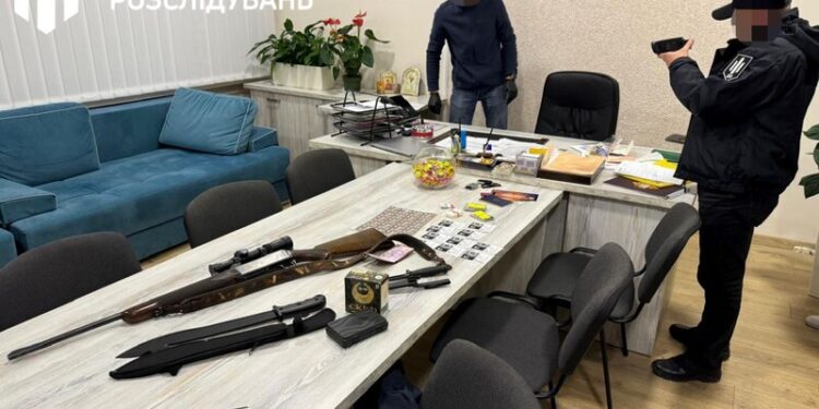 ДБР підозрює начальника Тернопільського ТЦК у хабарництві