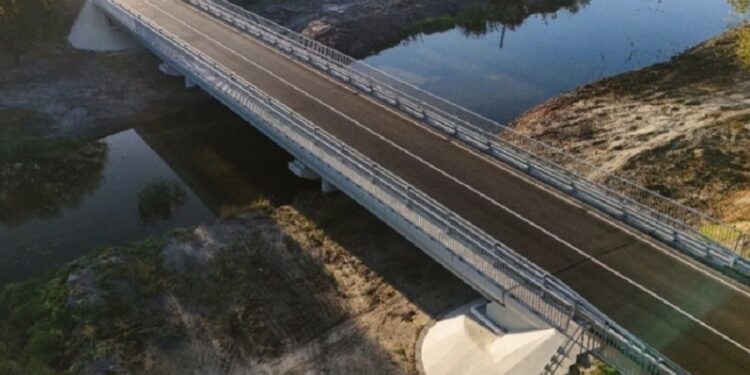 Дорожники Київщини показали  відновлений міст через Трубіж