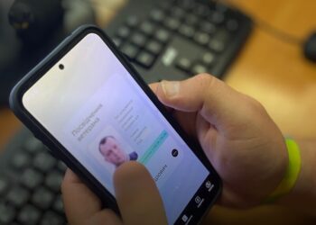 Електронним посвідченням ветерана користується вже понад 300 тис. українців – Мінветеранів