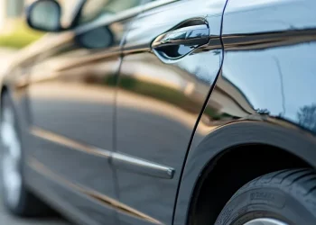 Як усунути дрібні подряпини на кузові автомобіля – Авто поради