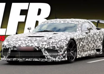 Lexus LFR з V8 та чотирма вихлопними трубами показали наживо — АВТО