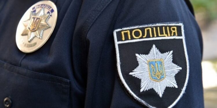 На Київщині під час виїзду на повідомлення про домашнє насильство поліцейський вбив людину