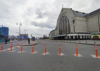 На Вокзальній площі Києва реорганізували рух транспорту  | ПРО ГОЛОВНЕ