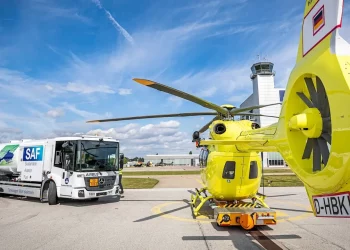 Представлений Mercedes-Benz eEconic — АВТО