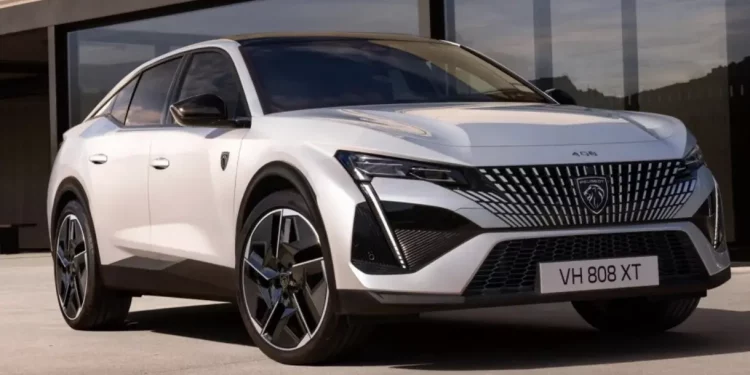 Stellantis Group представила електричний кросовер Peugeot E-408 — АВТО