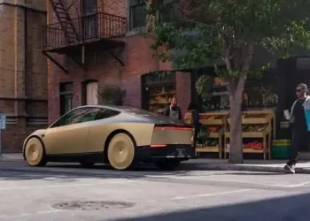 Tesla запустила сервіс безпілотних таксі — АВТО