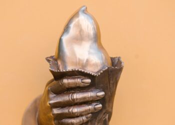 У центрі Києва відкрили мініскульптуру київської перепічки | ПРО ГОЛОВНЕ