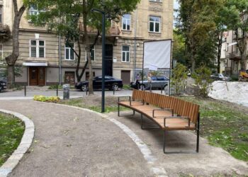 У Львові з’явився сквер біля військового госпіталю  | ПРО ГОЛОВНЕ