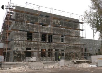 У Славутичі реконструюють лікарню під соціальне житло