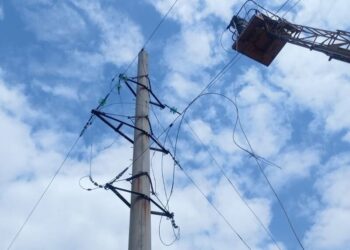 За три дні енергетики ДТЕК повернули світло понад 15 тис. сімей після обстрілів