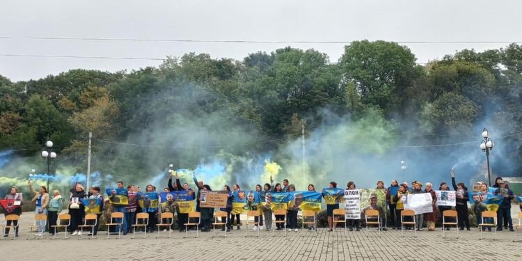 “Зниклі безвісти – не означає забуті”: у Згурівці пройшла мирна хода на підтримку полонених захисників (ФОТО)