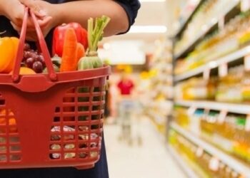 44% українців економлять на їжі, – Центр Разумкова