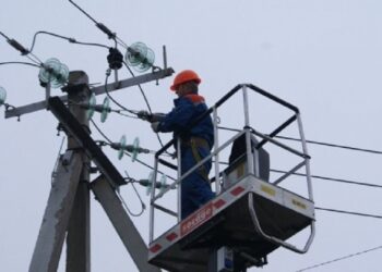 Енергетики відновили електропостачання на Броварщині після обстрілів