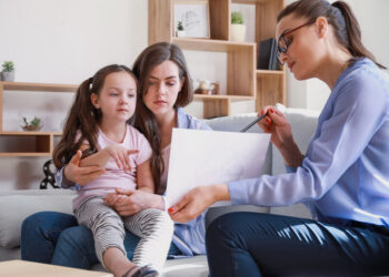 Фонд Ріната Ахметова організує онлайн-зустріч для соціальних фахівців щодо супроводження сімейних форм виховання