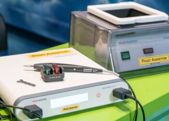 Фонд Ріната Ахметова передав обладнання лікарні “Охматдит”