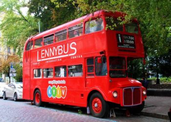 LennyBus переїхав на Оболонь – нова адреса автобуса-кав’ярні | ПРО ГОЛОВНЕ