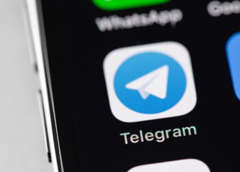Майже половина українців дізнається новини в Telegram – опитування