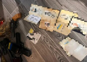 Поліцейського із Кривого Рогу підозрюють у привласненні понад 740 тис. грн померлих людей – ОГП