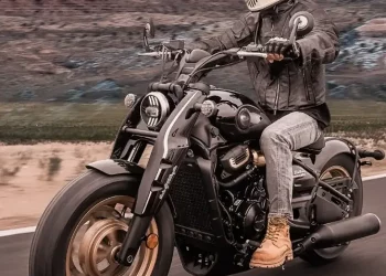 Представлений мотоцикл Secoron RA600 — АВТО