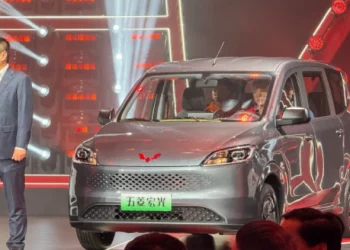 Представлений новий гібрид Wuling Hongguang — АВТО