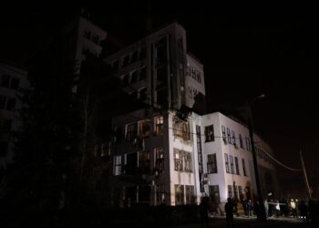 У Харкові росіяни вдарили по будівлі Держпрому, яка перебуває під охороною ЮНЕСКО  | ПРО ГОЛОВНЕ