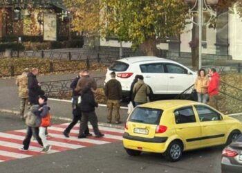 В Ірпені внаслідок наїзду авто на пішохідному переході постраждала жінка
