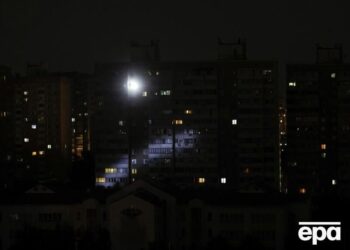 29 листопада в Україні триватимуть вимкнення світла, в “Укренерго” оприлюднили графіки