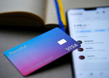 Співробітники та інвестори Revolut продали акції стартапу майже на $1 млрд Економіка