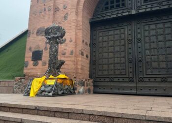 Ключ Києва відкрили біля Золотих воріт | ПРО ГОЛОВНЕ