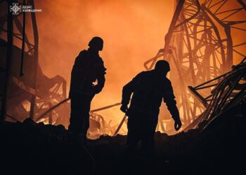 На Бориспільщині ліквідували загоряння складу після російської атаки (ВІДЕО)