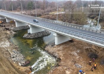 На Київщині відкрили відновлений міст через річку Тетерів