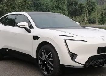 Представлений кросовер Avatr 11 Ultra з подвійним живленням — АВТО