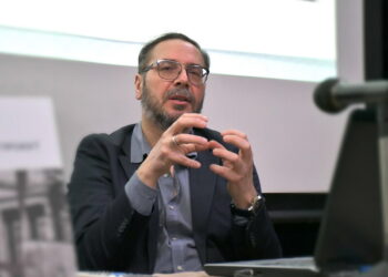 Робота в Україні була “гумдопомогою”. Директор музею історії України пояснив, чому не повернувся з-за кордону