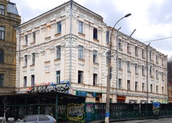 Садиба Дмитрієва – суд залишив право власності за забудовником | ПРО ГОЛОВНЕ