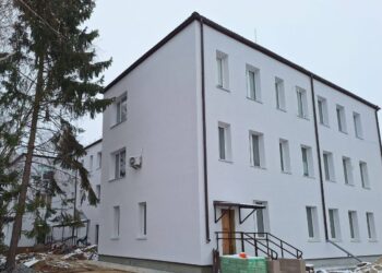 У Макарові триває відновлення поліклінічного корпусу лікарні