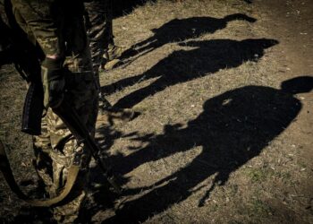 Українцям, які до 1 січня повернуться у військові частини, поновлять пільги та соцгарантії – прокуратура