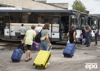 2024 року втричі зросла кількість українців, які виїхали за кордон і не повернулися – Opendatabot