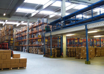 Власник мережі EVA придивляється до купівлі складського комплексу у Броварах Економіка