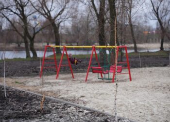 Біля озера Вербне на Оболоні відремонтували зону відпочинку | ПРО ГОЛОВНЕ