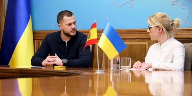 Діти з Київщини, які постраждали від війни, відпочиватимуть у Іспанії
