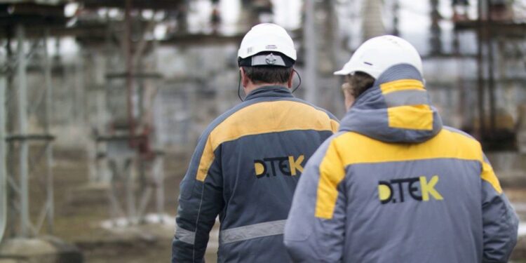 Енергетики ДТЕК відновили електропостачання для понад 4 тисяч родин Київщини після обстрілів