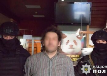 Гвалтував і робив порнографічні знімки неповнолітніх дівчат з Київщини: на понад 12 років засудили фотографа