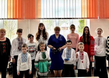 Юні бучанці передали військовим потужні дрони-камікадзе