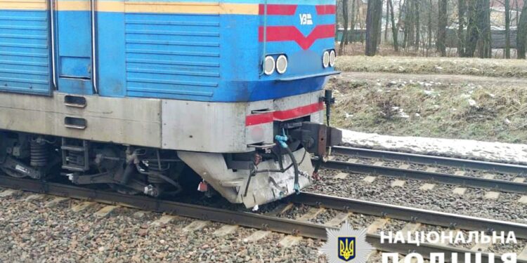 На Фастівщині під колесами потяга загинув молодик: поліція Київщини розслідує обставини події на залізниці