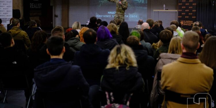 На Київщині стартував базовий курс підготовки населення до нацспротиву